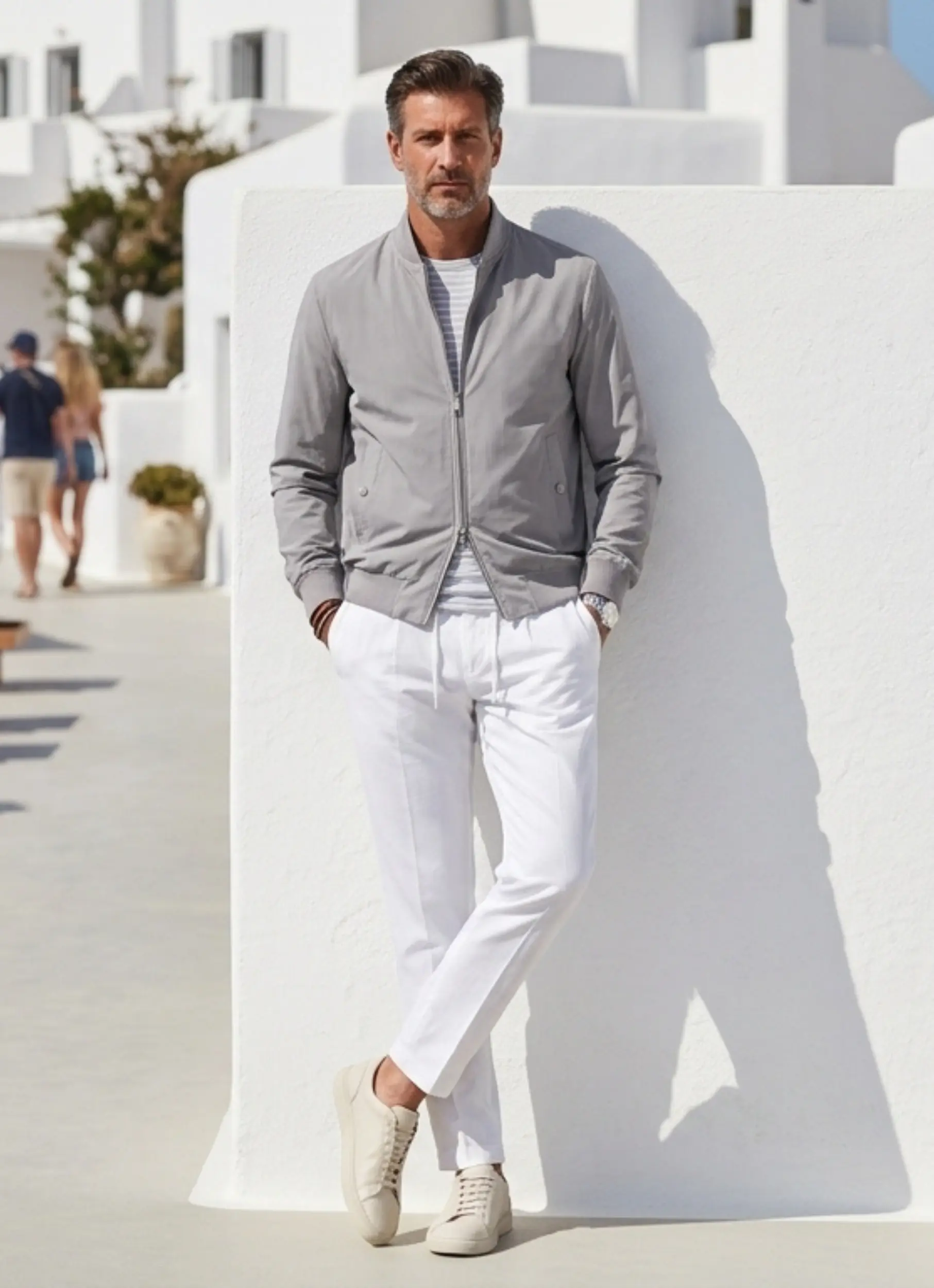 Men’s light grey jacket Farfa with white trousers and sneakers