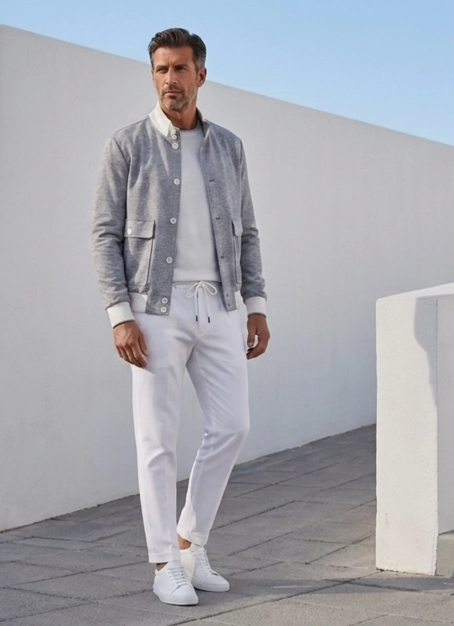 Men’s grey jacket outfit Farfa with white trousers and sneakers